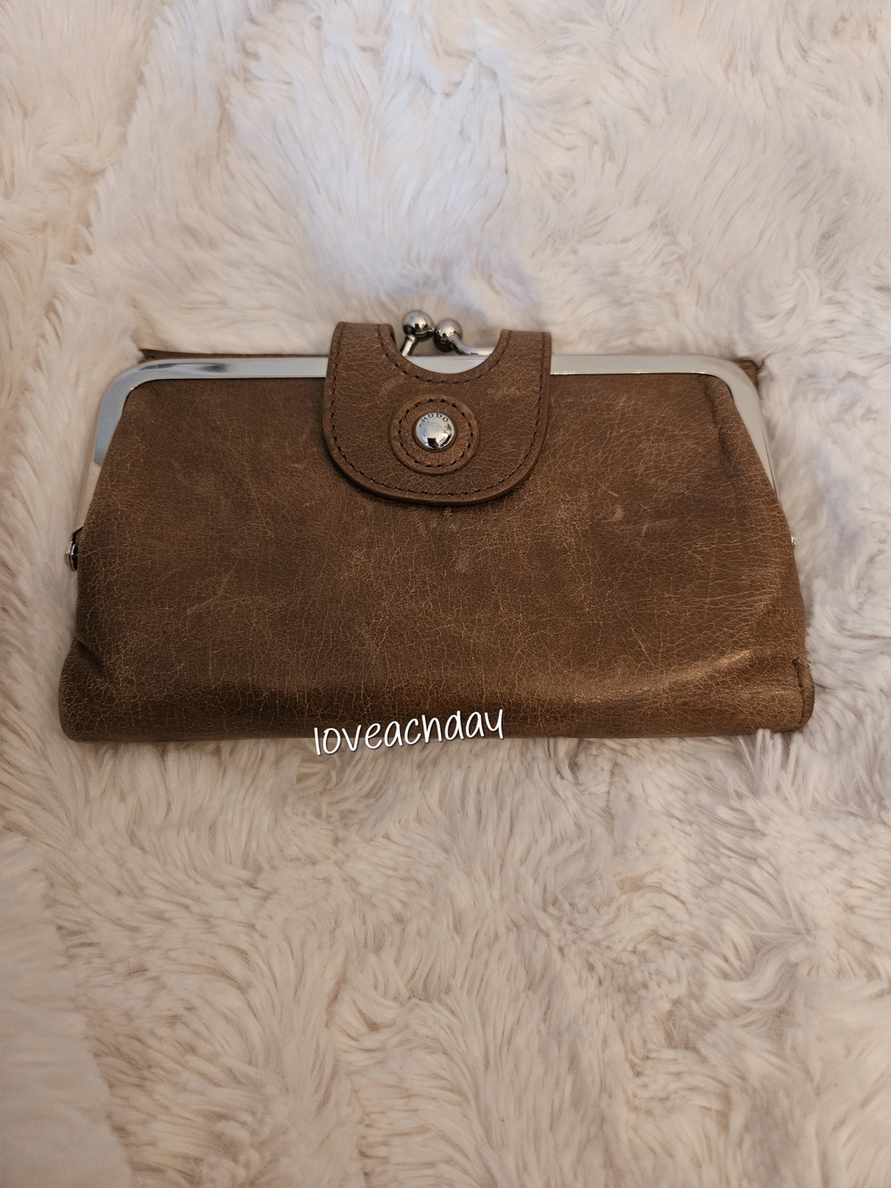 HOBO☆Classic Brown Leather Kiss-Lock Wallet Clutch - Picture 1 of 5